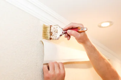 Pose de papier peint à Bans — revêtements muraux et toiles de verre